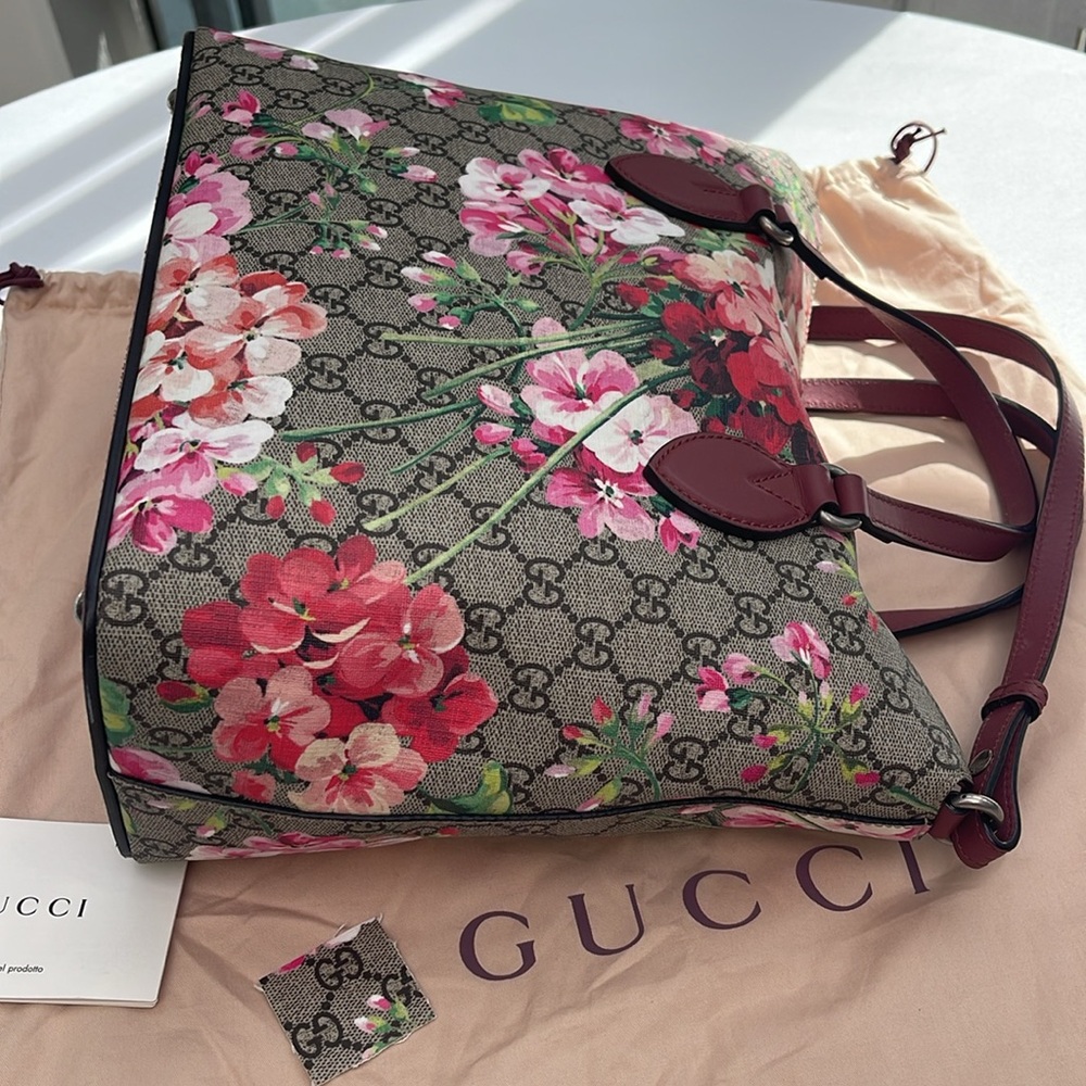 Authentic Gucci GG Supreme Monogram Bloom Linea A Fold-over Tote Crossbo… - Picture 10 of 16